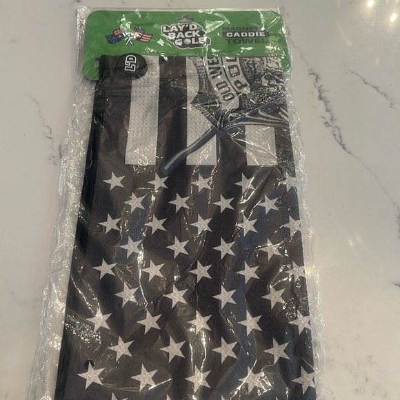 Magnetic Caddie Golf Towel - Picture 1 of 2